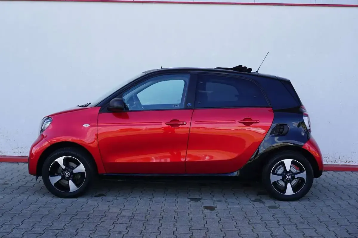 Gebraucht Smart ForFour Electric Drive 60 kW (82 PS) 2021 Cadmium red metallic Kleinwagen