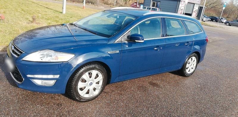Gebraucht Ford Mondeo Ambiente 140 PS (102 kW) 2014 Blau Kombi