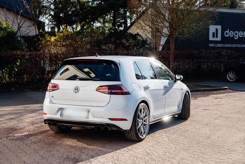 Gebraucht VW Golf VII 310 PS (228 kW) 2018 Weiß Kleinwagen