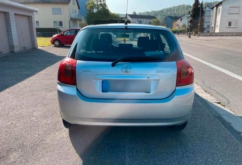 Gebraucht Toyota Corolla 110 PS (80 kW) 2002 Silber Kombi
