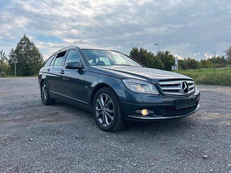 Grau Gebraucht 2011 Mercedes C220 Kombi | 5.899 € (Guter Preis) - Bild 1/4