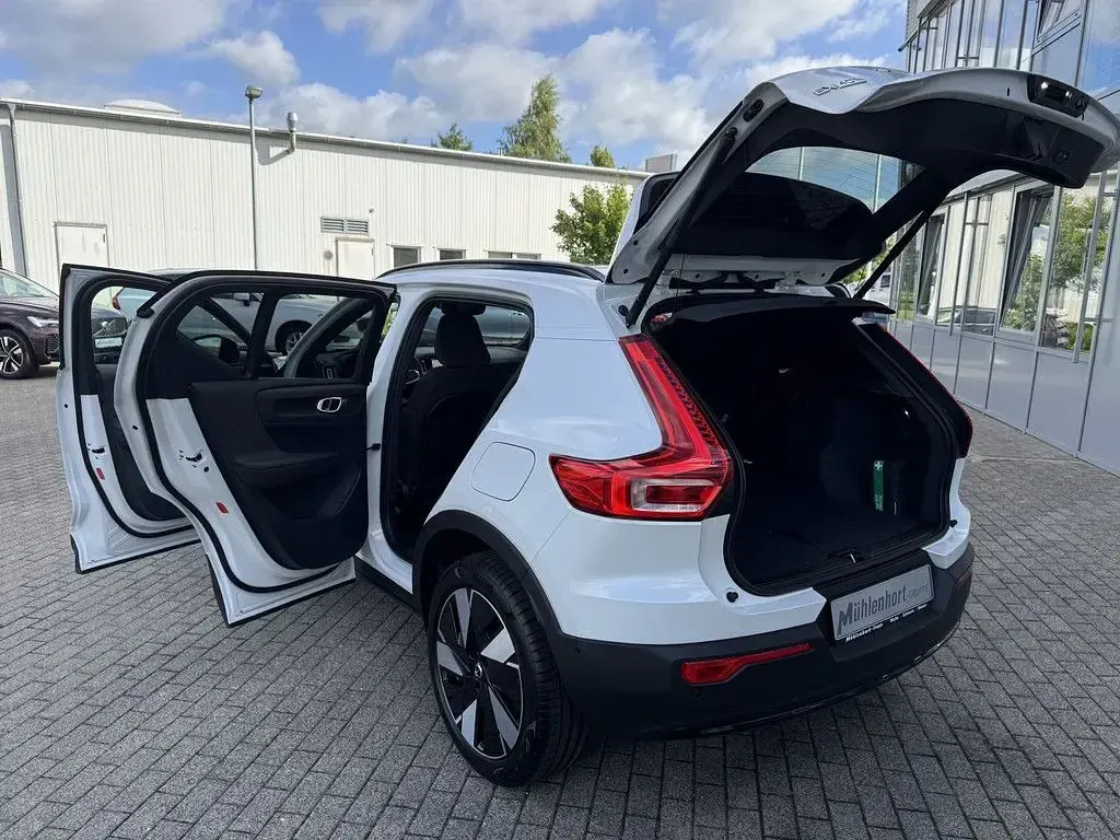 Neu Volvo EX40 Plus 185 kW (252 PS) 2026 Weiß SUV