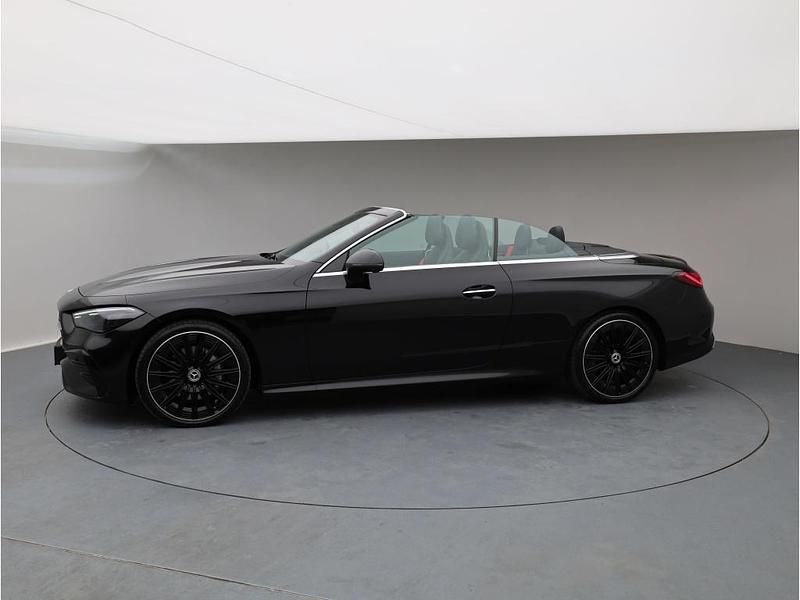 Gebraucht Mercedes 200 AMG 204 PS (150 kW) 2024 Obsidianschwarz (metallic) Cabrio