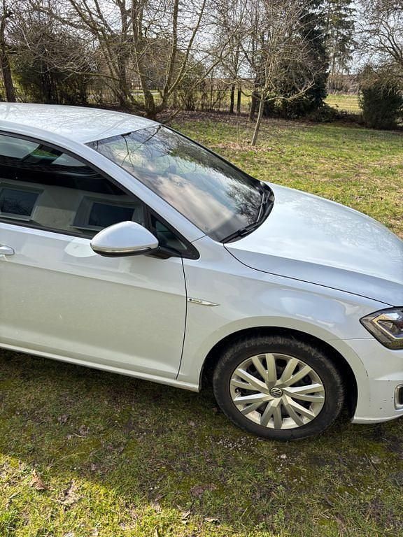 Gebraucht VW e-Golf 150 kW (204 PS) 2018 Weiß Kleinwagen