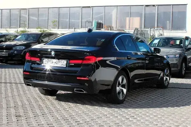 Gebraucht BMW 520 Performance 190 PS (139 kW) 2023 Schwarz Limousine