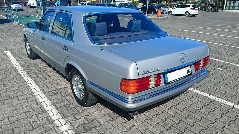 Gebraucht Mercedes 280 SE 185 PS (136 kW) 1984 Silber Limousine
