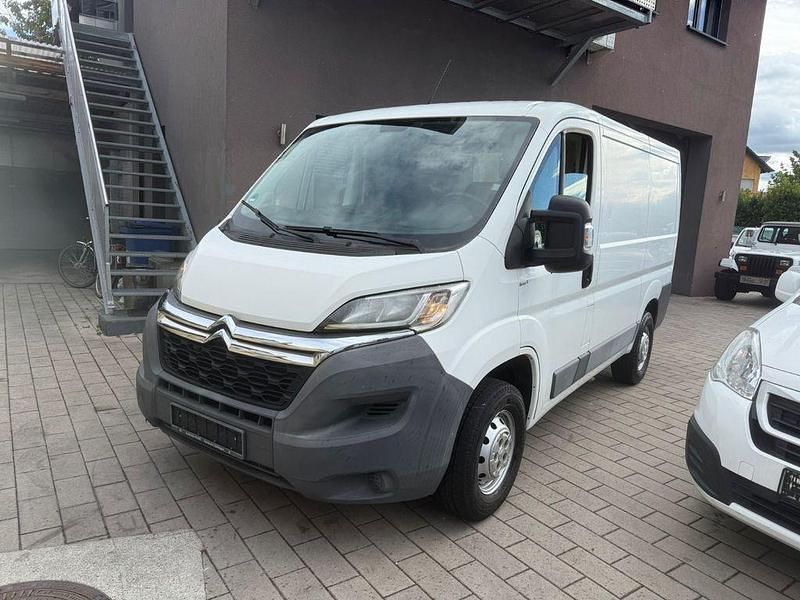 Weiß Gebraucht 2015 Citroën Jumper Profi Van / Kleinbus | 12.999 € (Guter Preis) - Bild 1/4