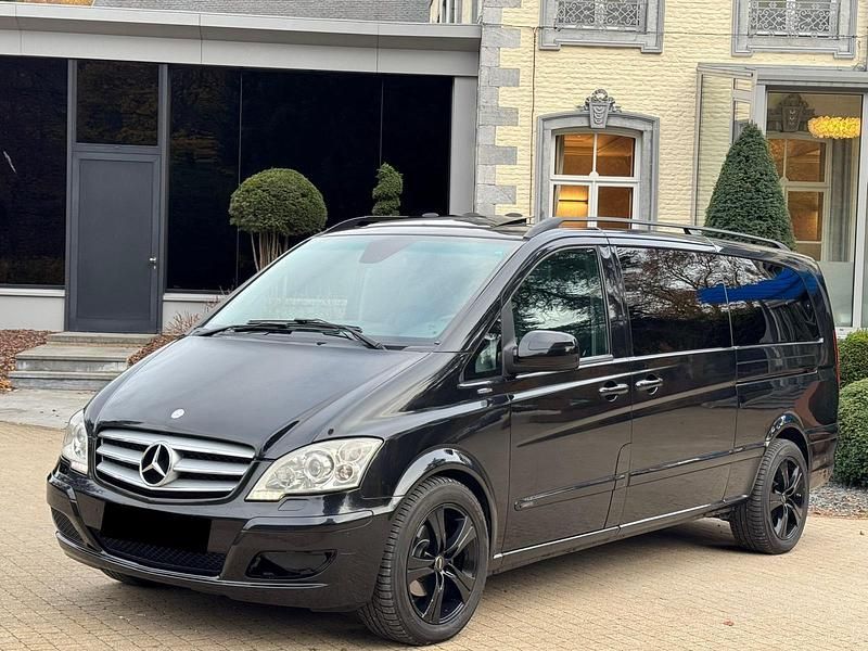 Schwarz Gebraucht 2011 Mercedes Viano Avantgarde Edition Van / Kleinbus | 16.300 € (Superpreis) - Bild 1/4