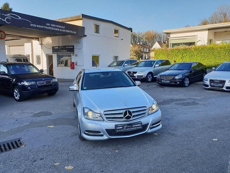 Gebraucht Mercedes C180 Elegance 156 PS (114 kW) 2011 Silber Limousine