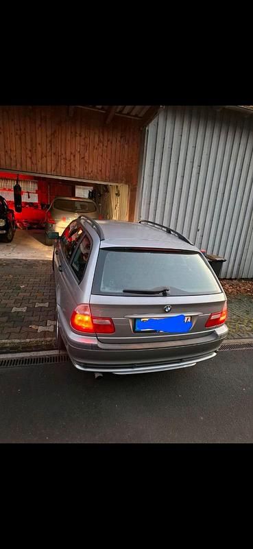 Gebraucht BMW 316 116 PS (85 kW) 2005 Grau Kombi