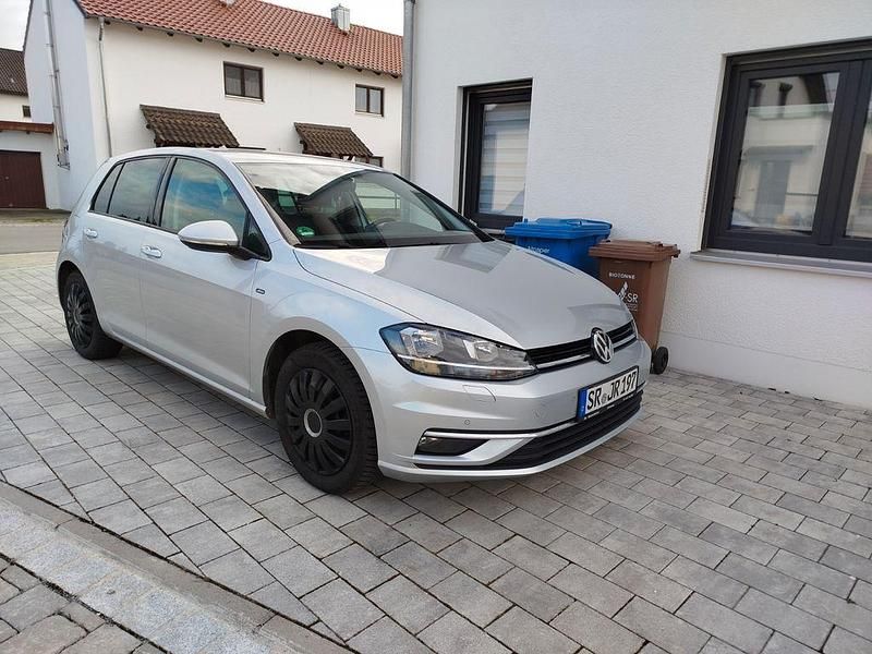 Silber Gebraucht 2019 VW Golf VII Join Limousine | 14.000 € (Guter Preis) - Bild 1/4