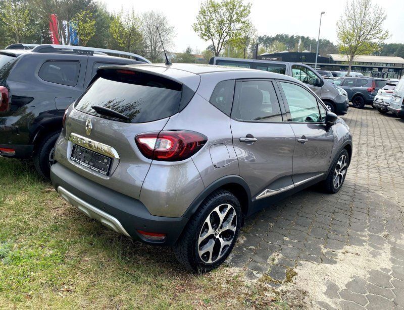 Gebraucht Renault Captur Intens 118 PS (86 kW) 2019 Grau cassiopee SUV