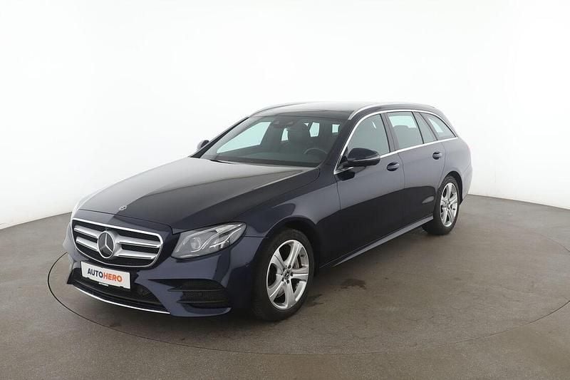 Blau Gebraucht 2019 Mercedes E400 AMG line Kombi | 34.780 € (Fairer Preis) - Bild 1/3