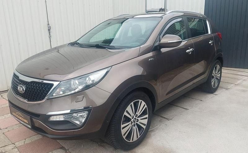 Braun Gebraucht 2016 Kia Sportage Spirit SUV | 11.990 € (Guter Preis) - Bild 1/4