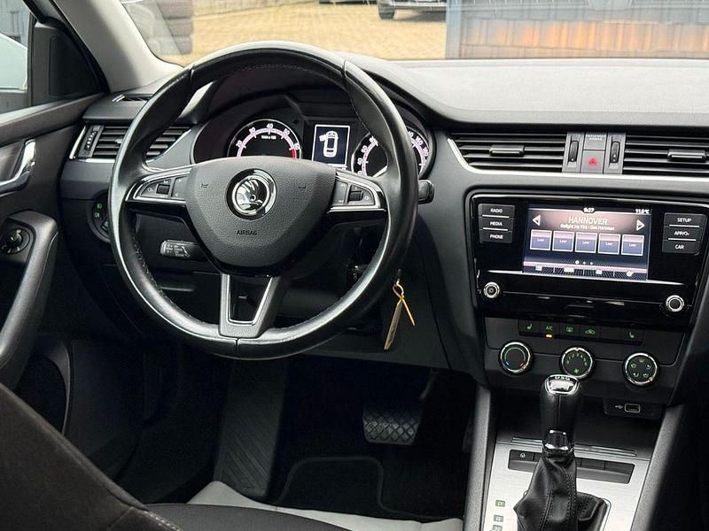 Gebraucht Skoda Octavia Ambition 150 PS (110 kW) 2020 Weiß Kombi