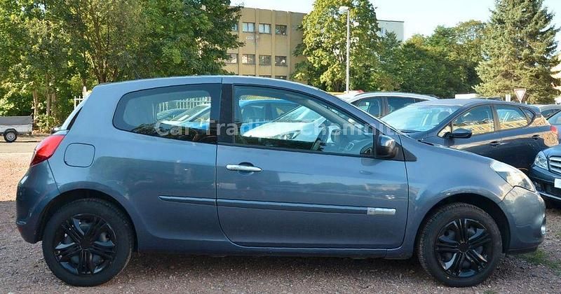 Gebraucht Renault Clio III Dynamique 75 PS (55 kW) 2009 Blau Kleinwagen