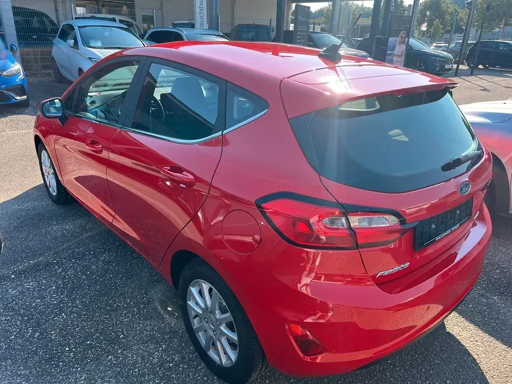 Gebraucht Ford Fiesta Titanium 125 PS (91 kW) 2022 Rot Kleinwagen