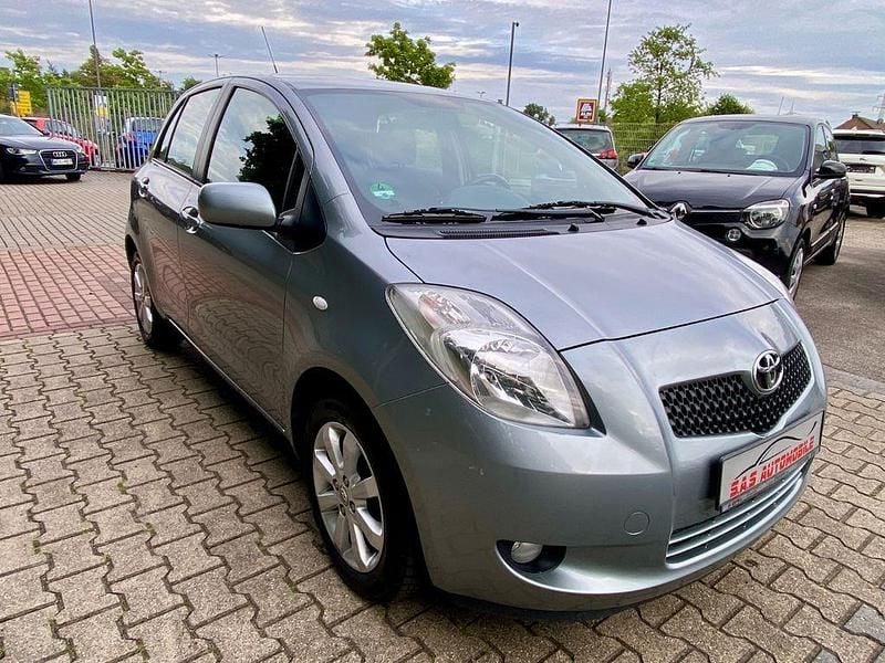 Silber Gebraucht 2008 Toyota Yaris Team Kleinwagen | 3.400 € (Fairer Preis) - Bild 1/4