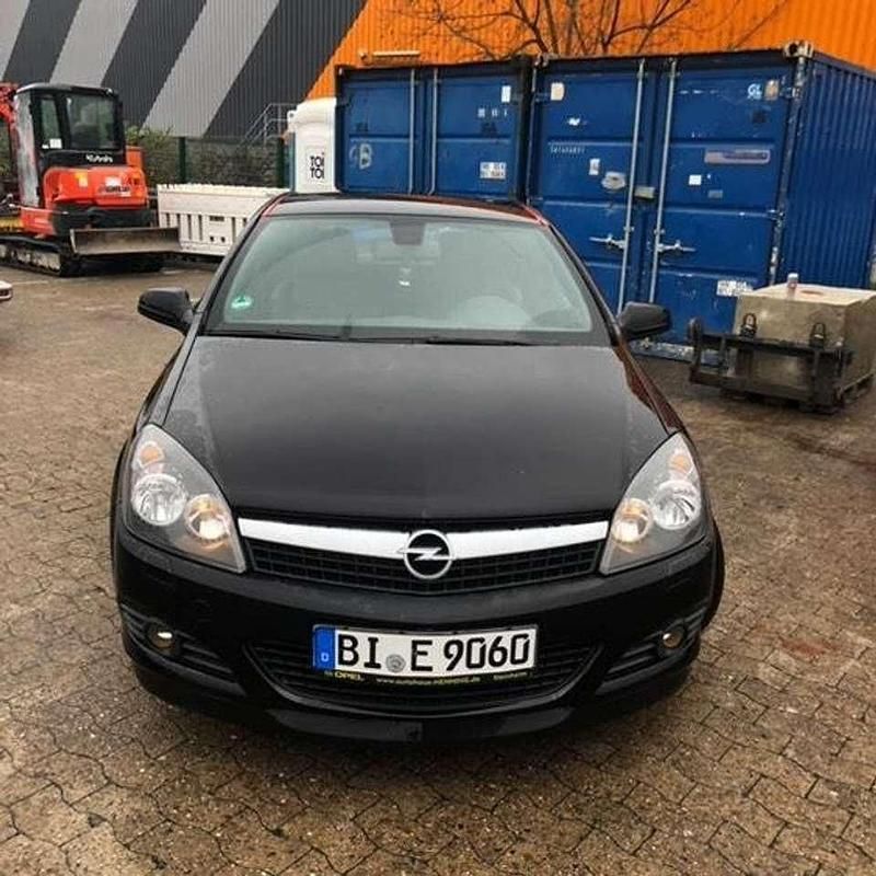 Gebraucht Opel Astra GTC Cosmo 140 PS (102 kW) 2006 Limousine
