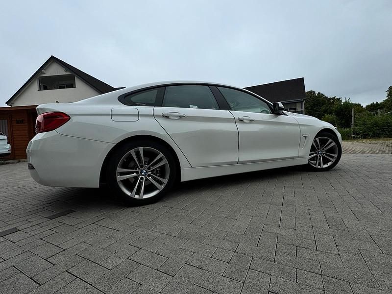Weiß Gebraucht 2018 BMW 420 Shadowline Limousine | 23.500 € (Fairer Preis) - Bild 1/4