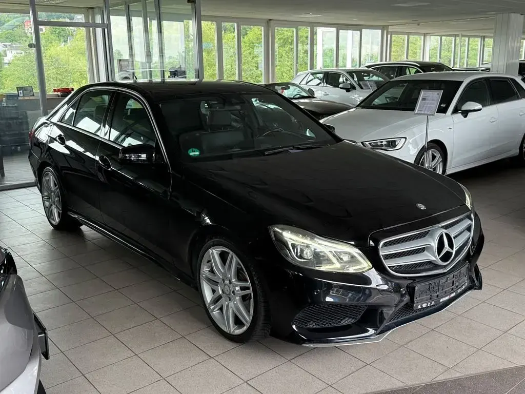 Gebraucht Mercedes E200 AMG line 136 PS (100 kW) 2014 Schwarz Limousine