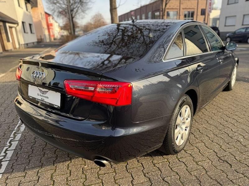 Gebraucht Audi A6 Business 179 PS (131 kW) 2012 Blau Limousine