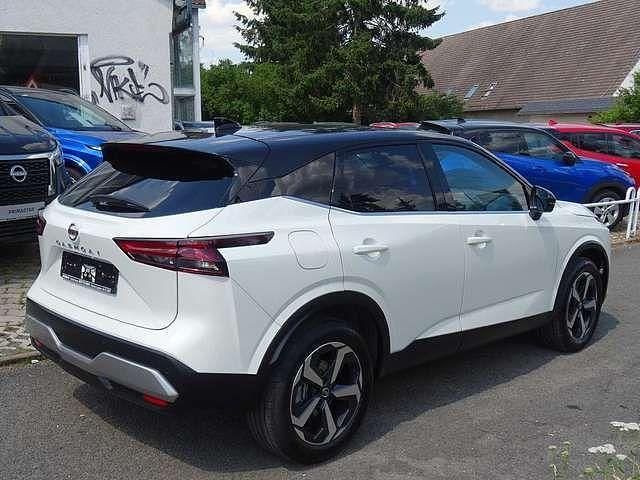 Gebraucht Nissan Qashqai N-Connecta 140 PS (102 kW) 2022 Xdf white/black (metallic) SUV