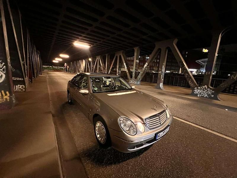 Gebraucht Mercedes E220 Elegance 150 PS (110 kW) 2005 Limousine