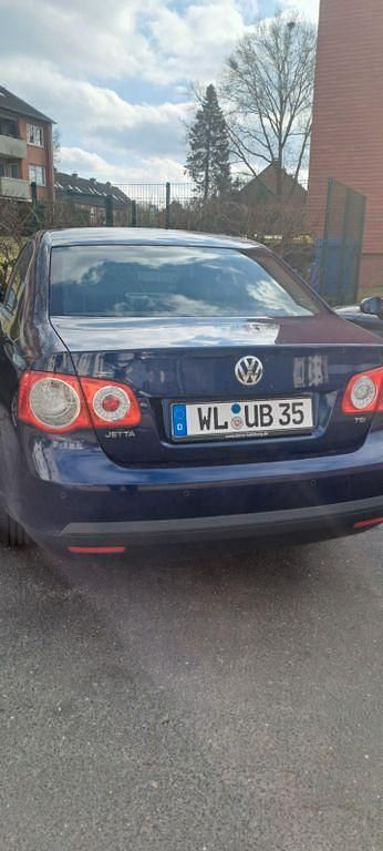 Gebraucht VW Jetta Comfortline 122 PS (89 kW) 2009 Blau Limousine