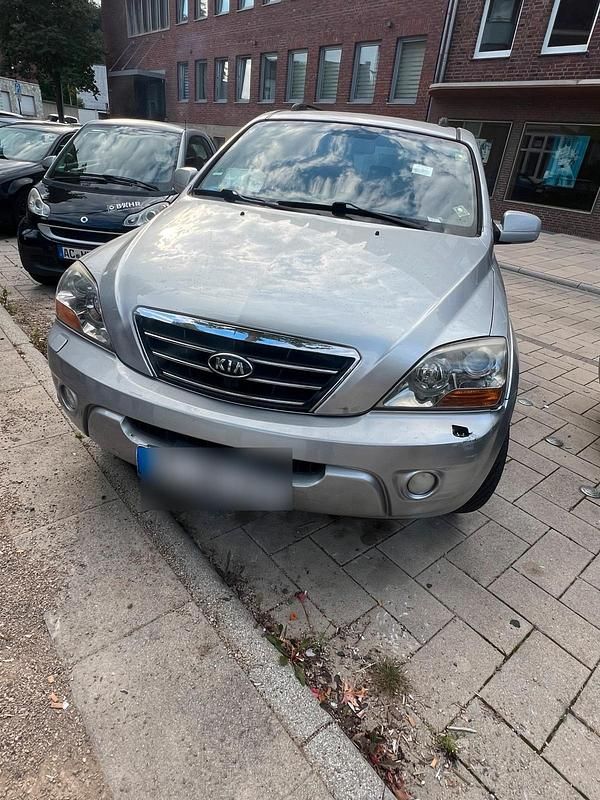 Grau Gebraucht 2007 Kia Sorento 4 SUV | 1.800 € (Guter Preis) - Bild 1/4