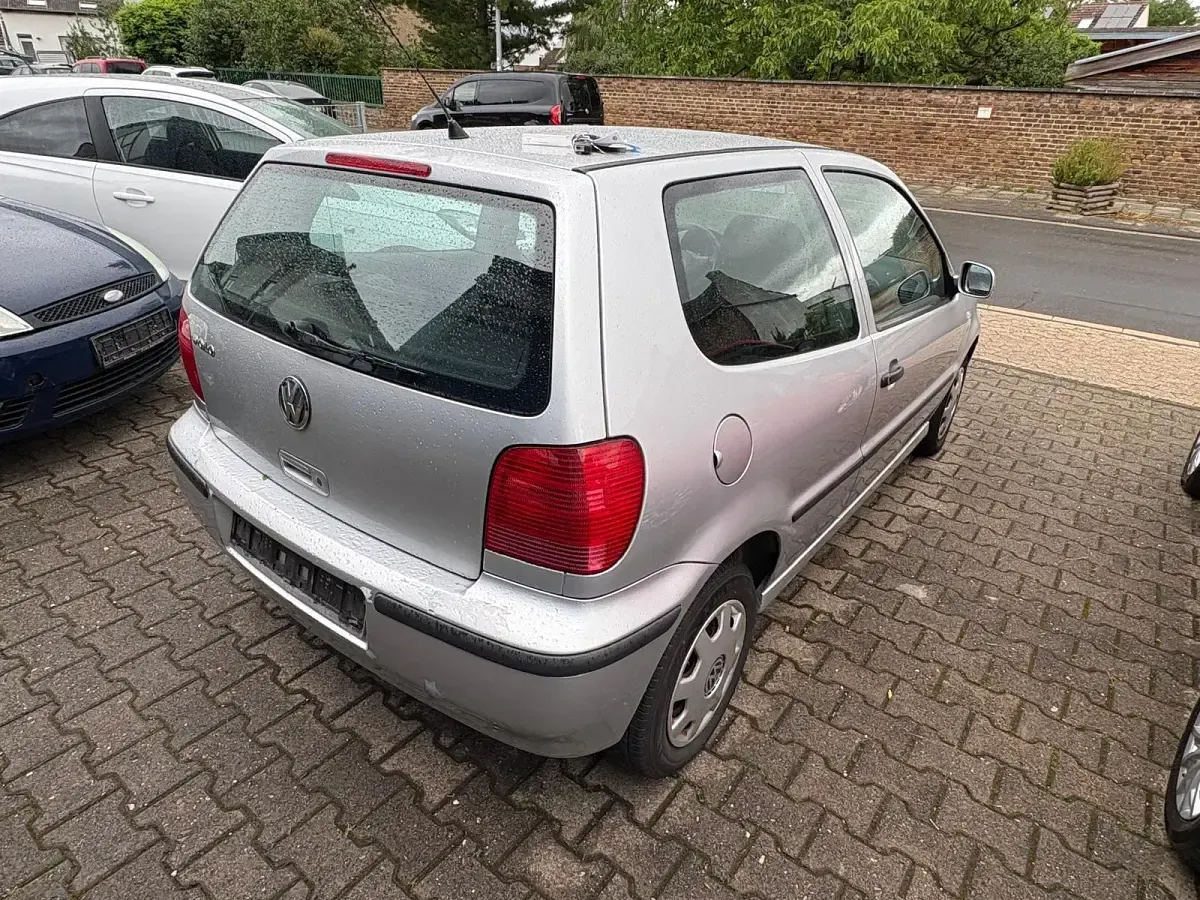 Gebraucht VW Polo 60 PS (44 kW) 2001 Silber Kleinwagen