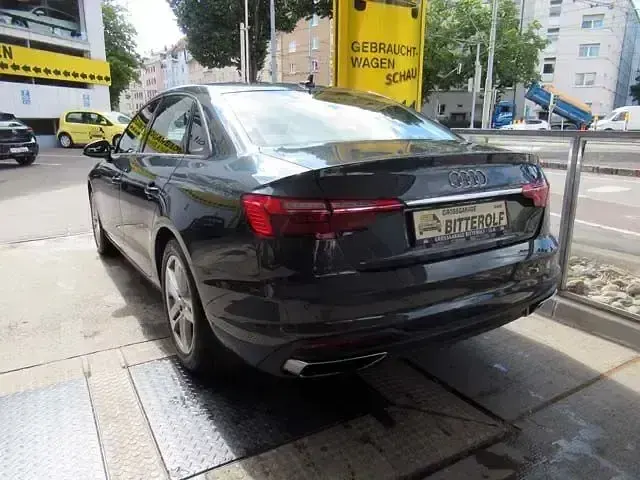 Gebraucht Audi A4 Sport 163 PS (119 kW) 2021 Andere Limousine