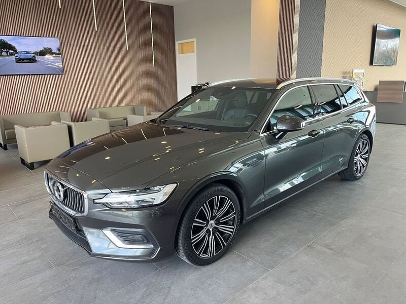 Braun Gebraucht 2019 Volvo V60 Inscription Kombi | 21.990 € (Fairer Preis) - Bild 1/4