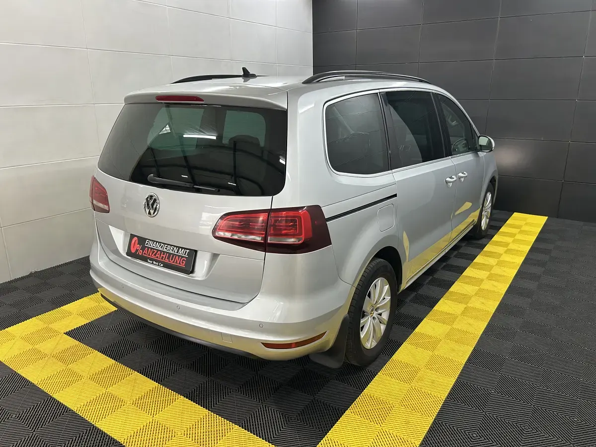 Gebraucht VW Sharan Comfortline 150 PS (110 kW) 2017 Reflexsilber metallic Van / Kleinbus