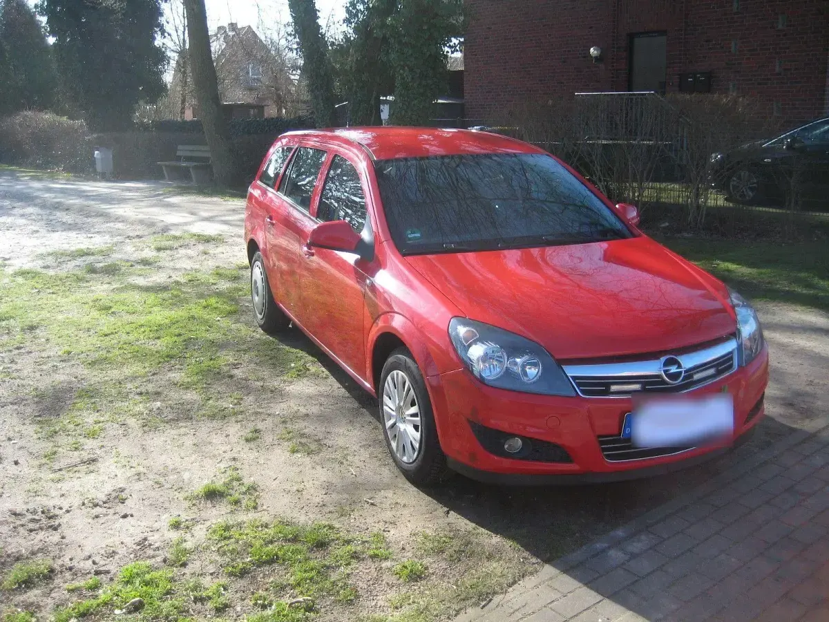 Gebraucht Opel Astra 116 PS (85 kW) 2012 Rot Kombi