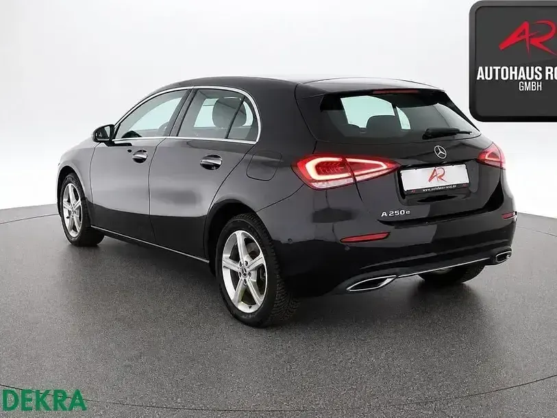 Gebraucht Mercedes A250 Progressive 218 PS (160 kW) 2022 Schwarz Limousine