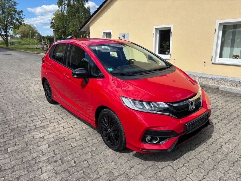 Rot Gebraucht 2018 Honda Jazz Dynamic Kleinwagen | 13.888 € (Guter Preis) - Bild 1/4