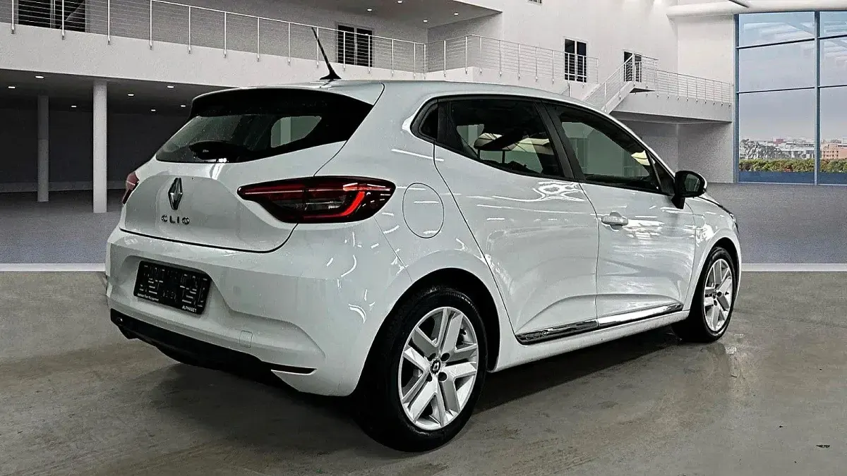 Gebraucht Renault Clio 91 PS (66 kW) 2023 Weiß Kleinwagen