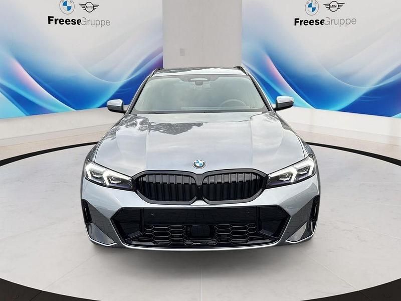 Neu BMW 320 Shadowline 190 PS (139 kW) 2025 Grau Kombi