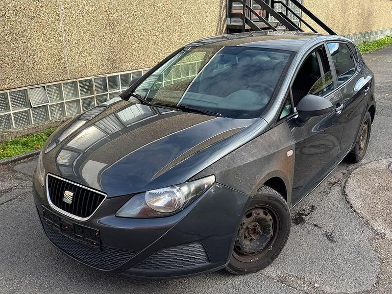 Grau Gebraucht 2009 Seat Ibiza Reference Limousine | 1.999 € (Fairer Preis) - Bild 1/4
