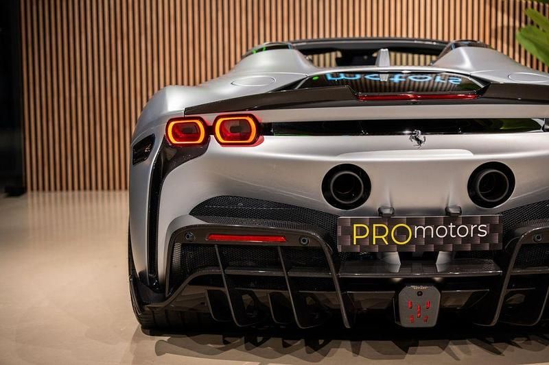 Gebraucht Ferrari SF90 2022 Grau Cabrio