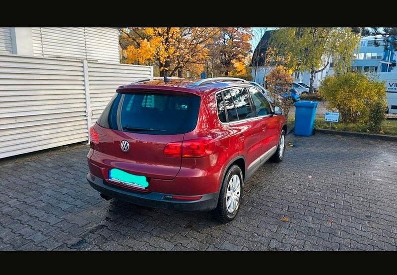 Gebraucht VW Tiguan 160 PS (117 kW) 2012 Rot SUV