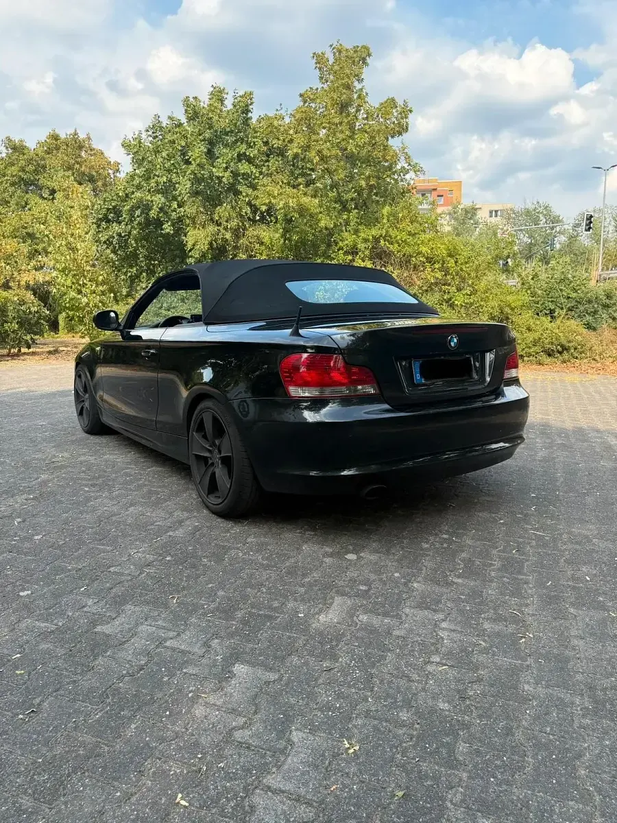 Gebraucht BMW 120 Cabriolet 177 PS (130 kW) 2010 Schwarz Cabrio