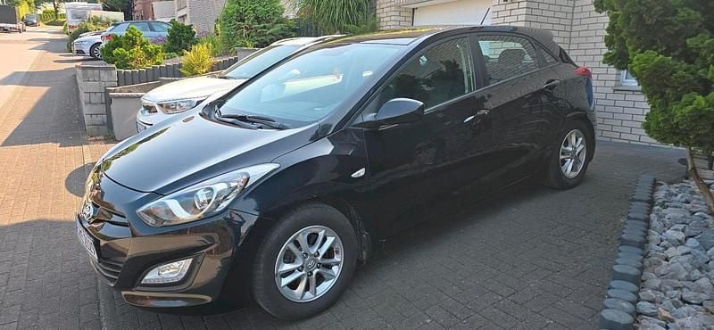 Schwarz Gebraucht 2014 Hyundai i30 Limousine | 7.500 € (Guter Preis) - Bild 1/4