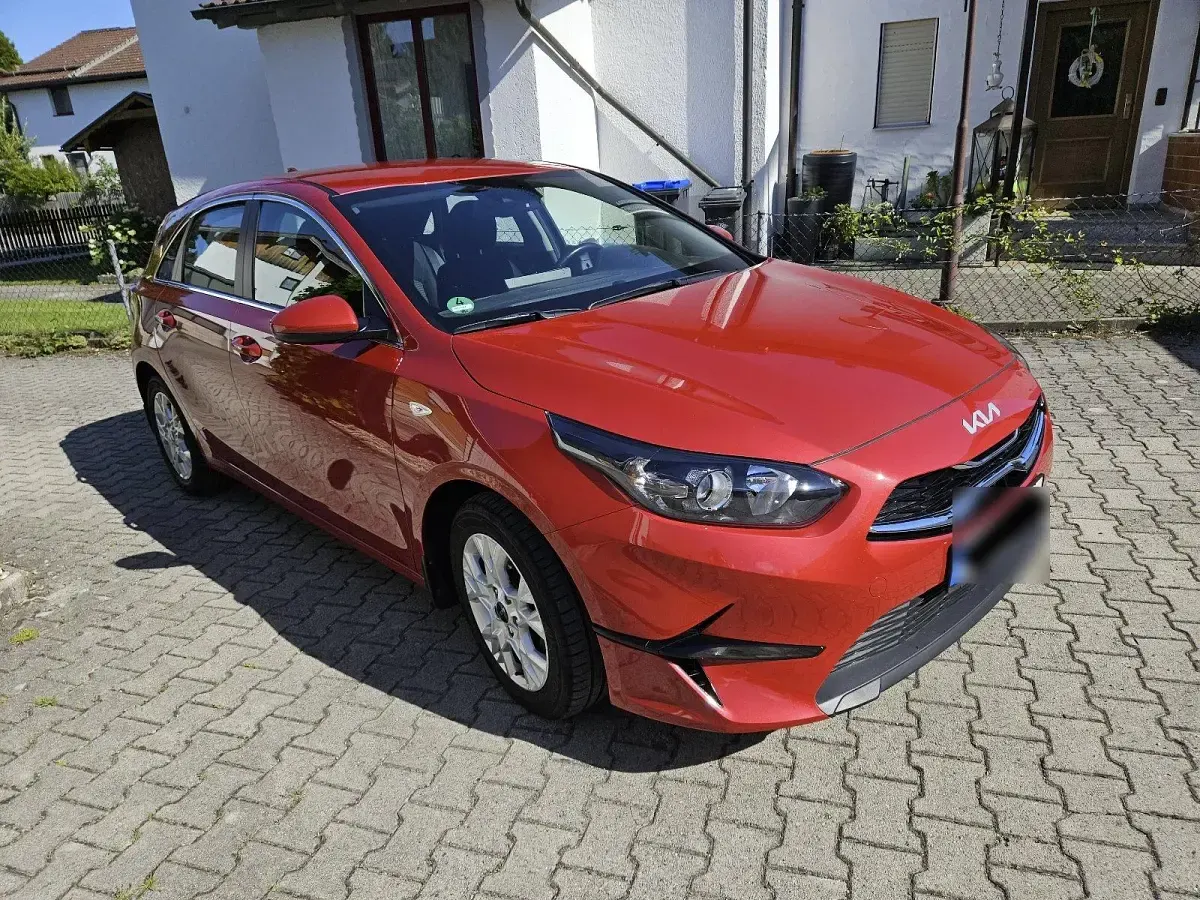 Gebraucht Kia Ceed Vision 160 PS (117 kW) 2022 Rot Kleinwagen