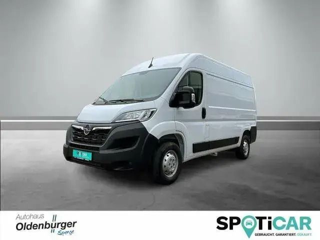 Cassablanca weiss Gebraucht 2024 Opel Movano Edition Van | 30.945 € (Fairer Preis) - Bild 1/4