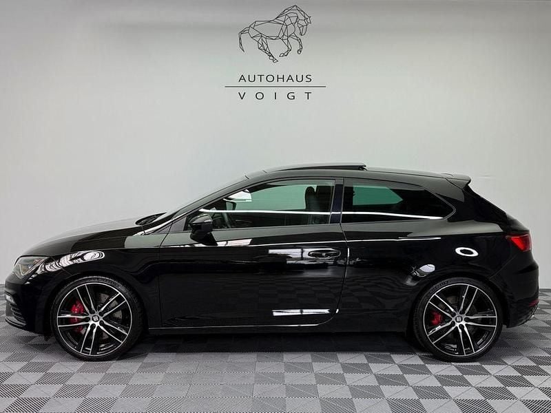 Mitternachtsschwarz Gebraucht 2018 Cupra Leon Coupé | 24.000 € (Etwas zu teuer) - Bild 1/4