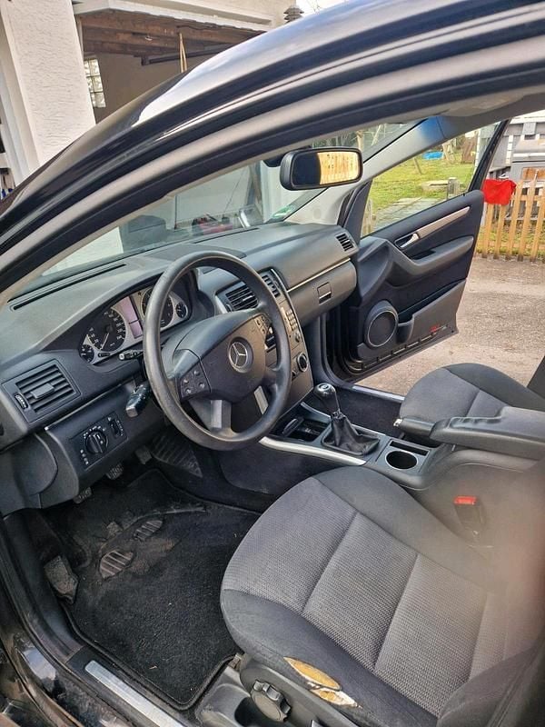 Gebraucht Mercedes B150 95 PS (69 kW) 2007 Schwarz Van / Kleinbus