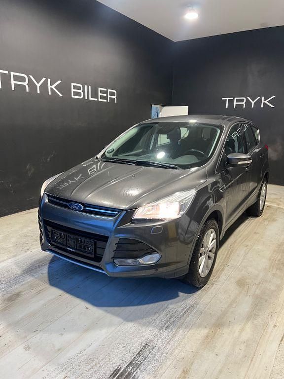 Grau Gebraucht 2016 Ford Kuga Titanium SUV | 6.000 € (Superpreis) - Bild 1/4