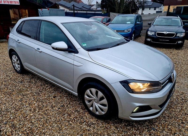 Gebraucht VW Polo Comfortline 75 PS (55 kW) 2018 Silber Kleinwagen